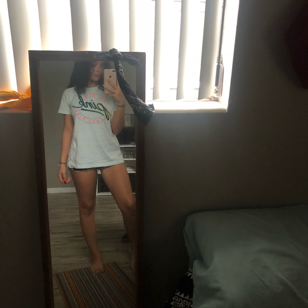 mint green PINK shirt 🍃